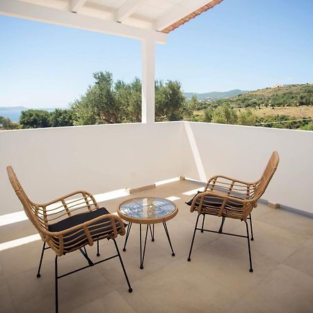 Marea Luxury Suites - Tramontana Koríthion Екстериор снимка