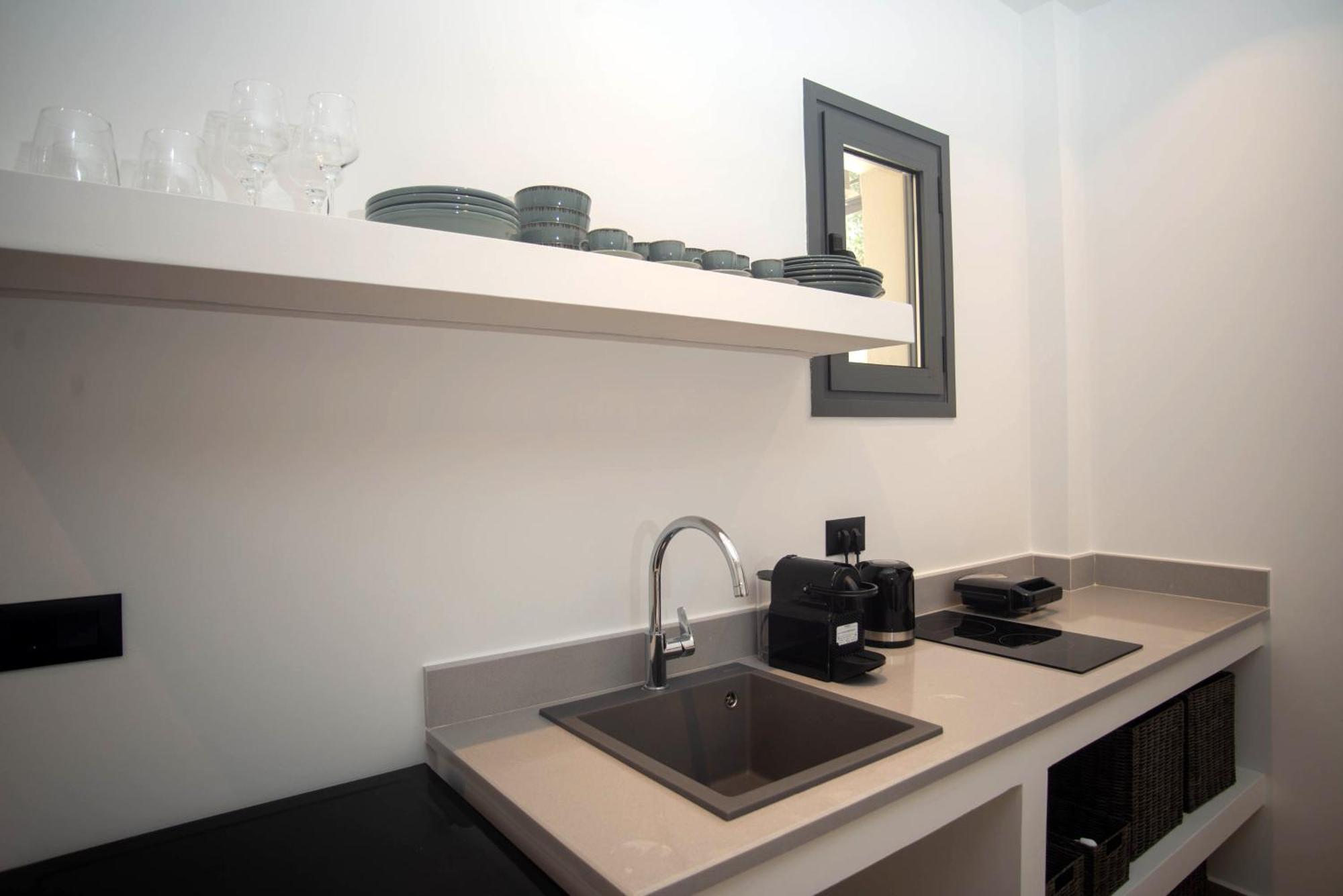 Marea Luxury Suites - Tramontana Koríthion Екстериор снимка